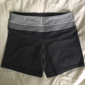 Lululemon Luon short size 6